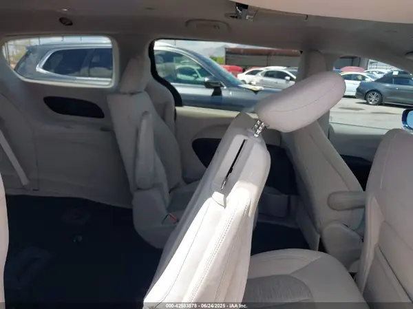 2C4RC1H76JR229988 2018 CHRYSLER PACIFICA - Image 8