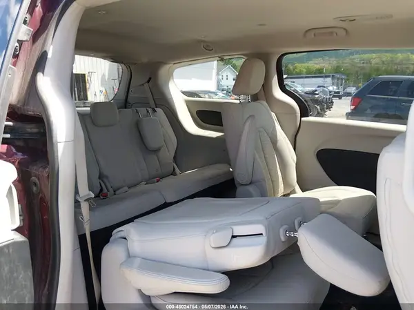 2C4RC1H76JR248329 2018 CHRYSLER PACIFICA - Image 8
