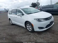 2C4RC1H76JR332957 2018 CHRYSLER PACIFICA