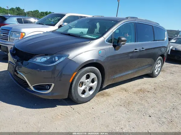 2C4RC1H77JR164441 2018 CHRYSLER PACIFICA - Image 2
