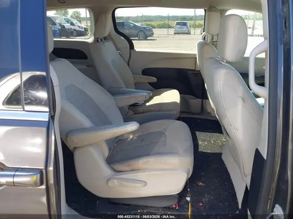 2C4RC1H77JR164441 2018 CHRYSLER PACIFICA - Image 8