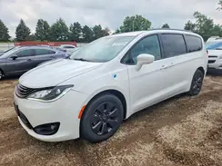 2C4RC1H77KR532943 2019 CHRYSLER PACIFICA