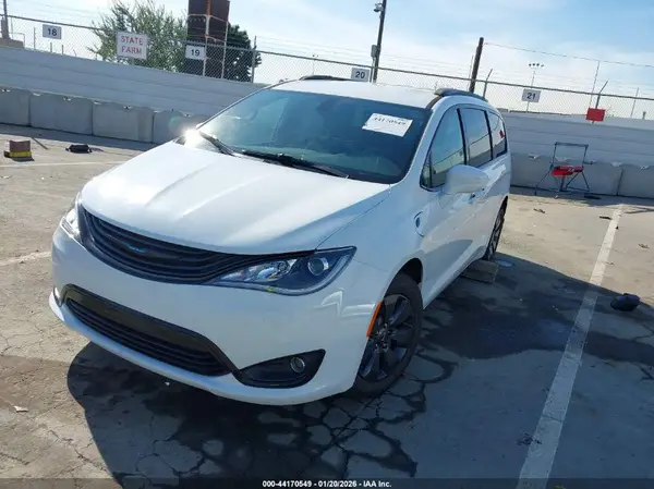 2C4RC1H77KR533042 2019 CHRYSLER PACIFICA - Image 2