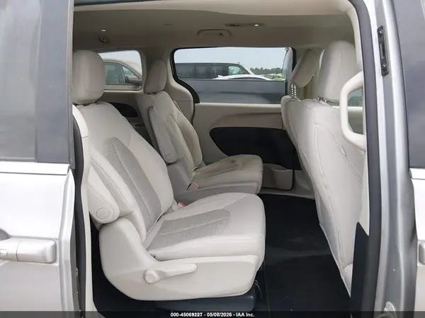 2C4RC1H78HR838221 2017 CHRYSLER PACIFICA - Image 8
