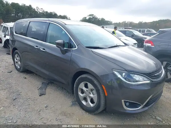 2C4RC1H78JR164528 2018 CHRYSLER PACIFICA - Image 1