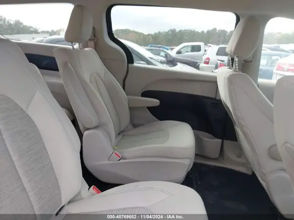 2C4RC1H78JR164528 2018 CHRYSLER PACIFICA - Image 8