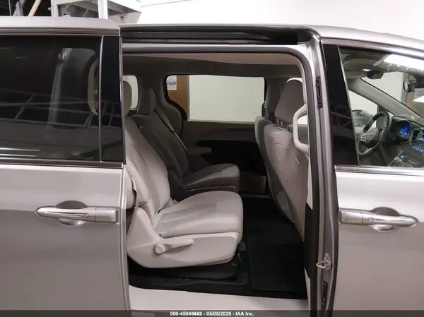 2C4RC1H78JR355222 2018 CHRYSLER PACIFICA - Image 8
