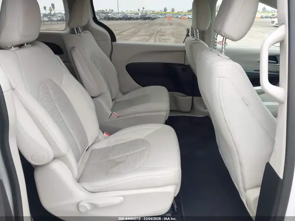 2C4RC1H79JR332953 2018 CHRYSLER PACIFICA - Image 8