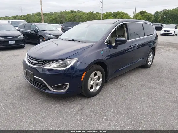 2C4RC1H79KR526822 2019 CHRYSLER PACIFICA - Image 2