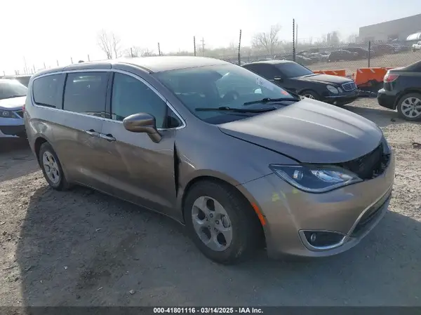 2C4RC1H7XJR164515 2018 CHRYSLER PACIFICA - Image 1