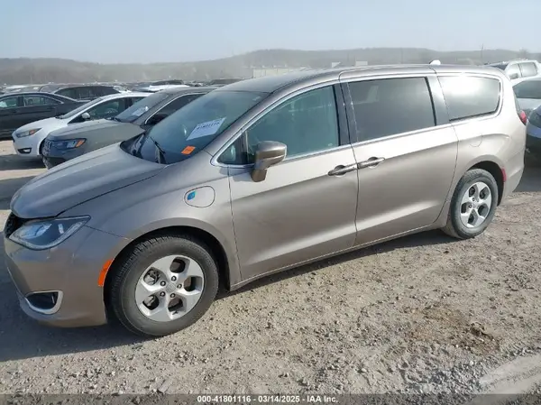 2C4RC1H7XJR164515 2018 CHRYSLER PACIFICA - Image 2