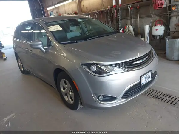 2C4RC1H7XJR311660 2018 CHRYSLER PACIFICA - Image 1