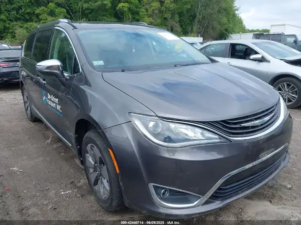 2C4RC1J7XHR500717 2017 CHRYSLER PACIFICA - Image 1