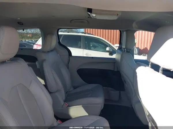 2C4RC1L70JR163624 2018 CHRYSLER PACIFICA - Image 8