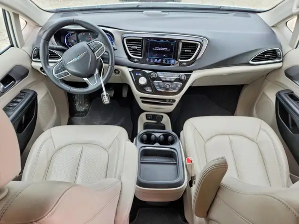 2C4RC1L70JR183646 2018 CHRYSLER PACIFICA - Image 8