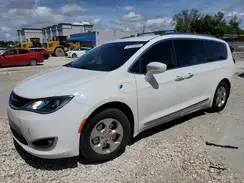 2C4RC1L70JR236667 2018 CHRYSLER PACIFICA
