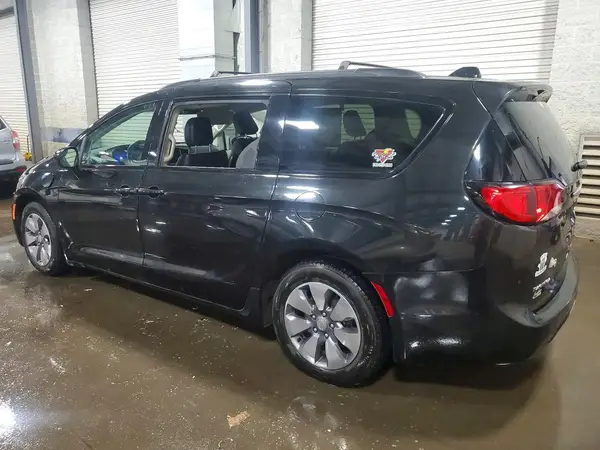 2C4RC1L70JR340625 2018 CHRYSLER PACIFICA - Image 2