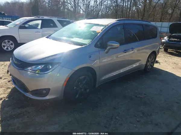2C4RC1L70LR246392 2020 CHRYSLER PACIFICA - Image 2