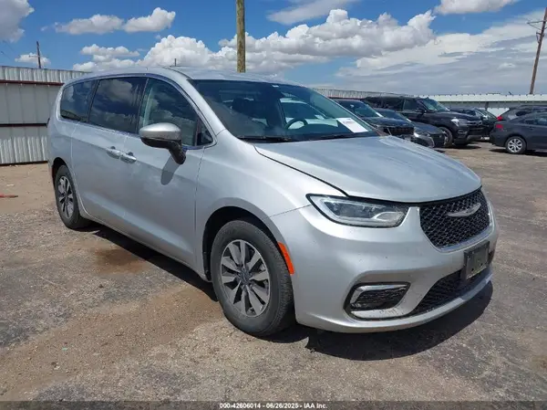 2C4RC1L70PR626077 2023 CHRYSLER PACIFICA - Image 1