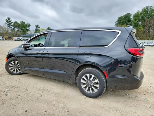 2C4RC1L70PR632767 2023 CHRYSLER PACIFICA - Image 2