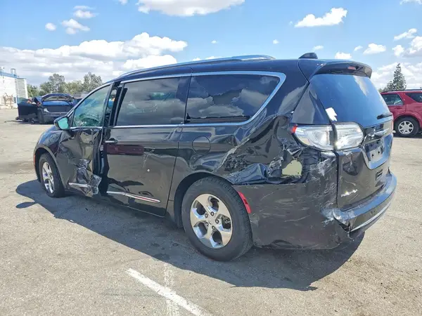 2C4RC1L71JR187656 2018 CHRYSLER PACIFICA - Image 2
