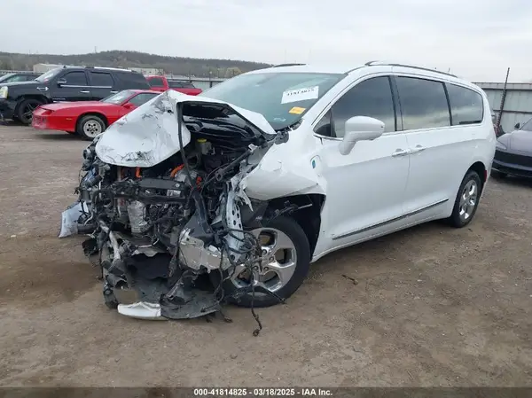 2C4RC1L71JR258855 2018 CHRYSLER PACIFICA - Image 2