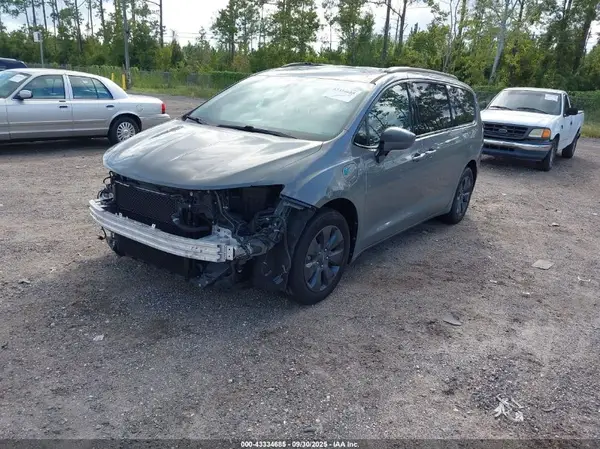 2C4RC1L71LR258003 2020 CHRYSLER PACIFICA - Image 2