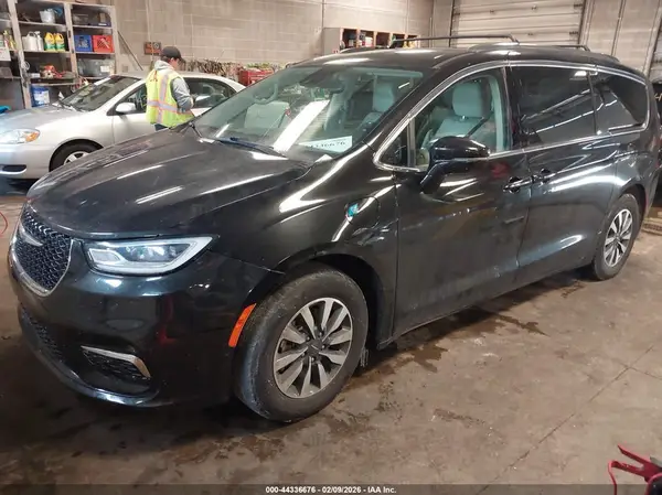 2C4RC1L71MR599516 2021 CHRYSLER PACIFICA - Image 2