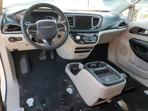 2C4RC1L72JR105627 2018 CHRYSLER PACIFICA - Image 8