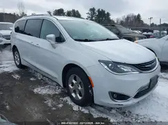 2C4RC1L72JR258329 2018 CHRYSLER PACIFICA