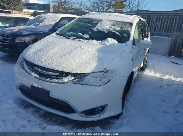 2C4RC1L72JR356373 2018 CHRYSLER PACIFICA - Image 2