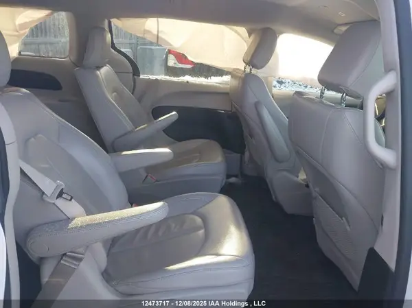 2C4RC1L72JR356373 2018 CHRYSLER PACIFICA - Image 8