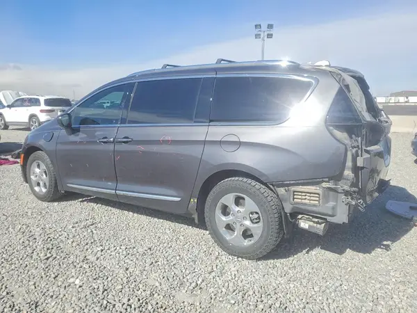 2C4RC1L72KR508802 2019 CHRYSLER PACIFICA - Image 2