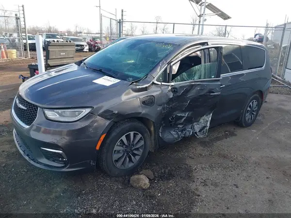 2C4RC1L72NR122689 2022 CHRYSLER PACIFICA - Image 2