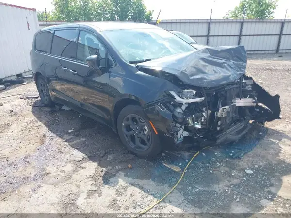 2C4RC1L72NR173562 2022 CHRYSLER PACIFICA - Image 1