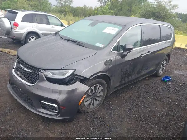 2C4RC1L72NR206835 2022 CHRYSLER PACIFICA - Image 2