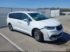 2C4RC1L72NR220895 2022 CHRYSLER PACIFICA