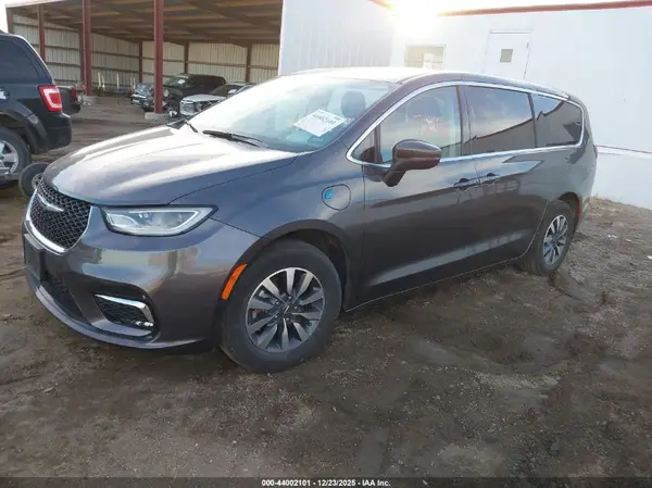 2C4RC1L72PR541399 2023 CHRYSLER PACIFICA - Image 2