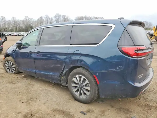 2C4RC1L72PR543217 2023 CHRYSLER PACIFICA - Image 2