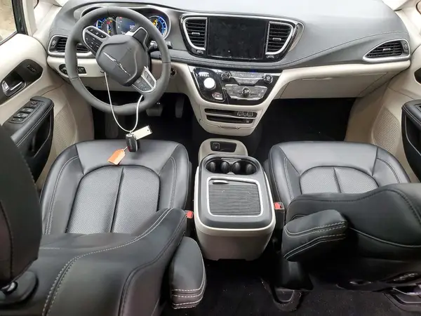2C4RC1L72PR543217 2023 CHRYSLER PACIFICA - Image 8