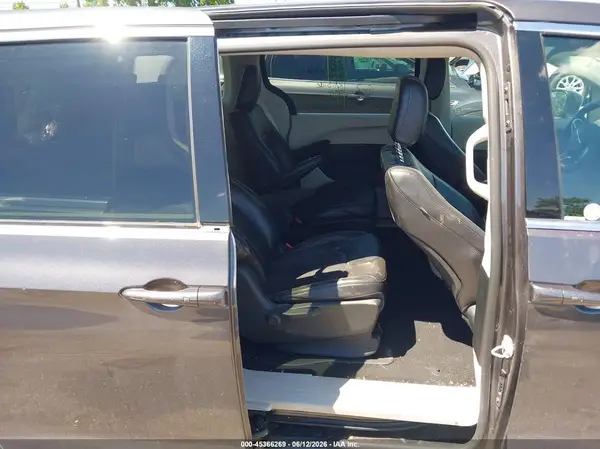 2C4RC1L72PR558770 2023 CHRYSLER PACIFICA - Image 8