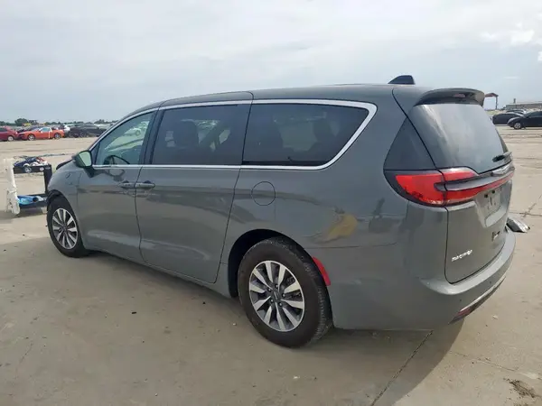 2C4RC1L72PR614075 2023 CHRYSLER PACIFICA - Image 2
