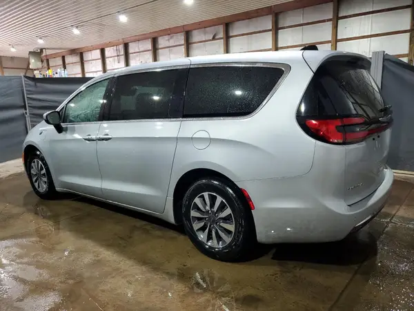 2C4RC1L72PR618319 2023 CHRYSLER PACIFICA - Image 2