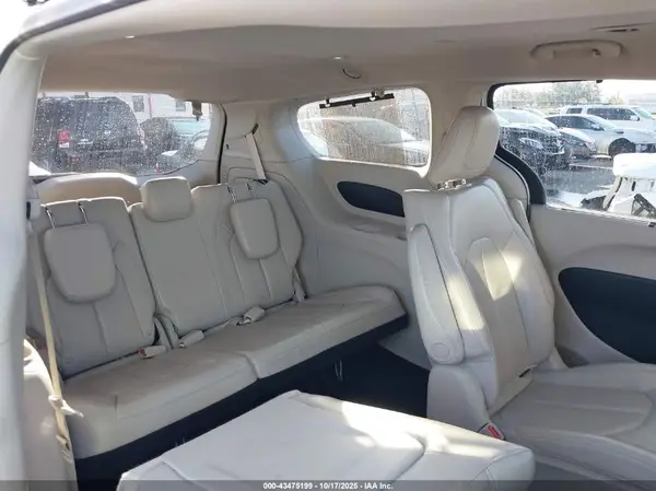 2C4RC1L73JR124977 2018 CHRYSLER PACIFICA - Image 8