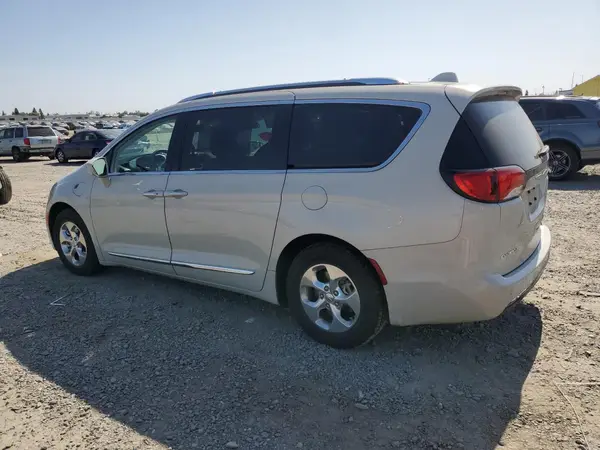 2C4RC1L73KR640189 2019 CHRYSLER PACIFICA - Image 2