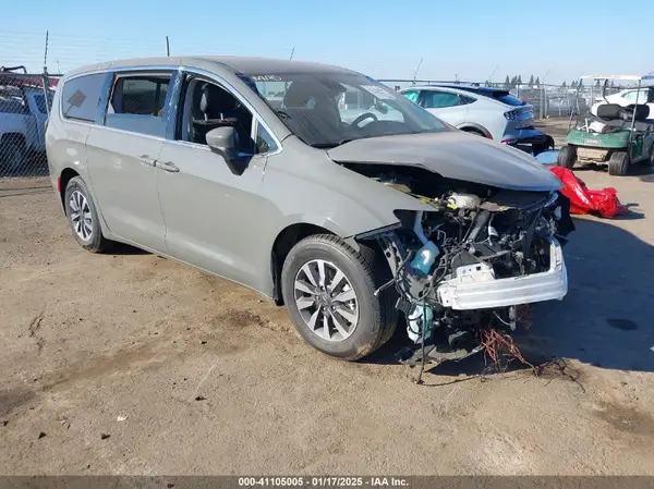 2C4RC1L73PR543596 2023 CHRYSLER PACIFICA - Image 1
