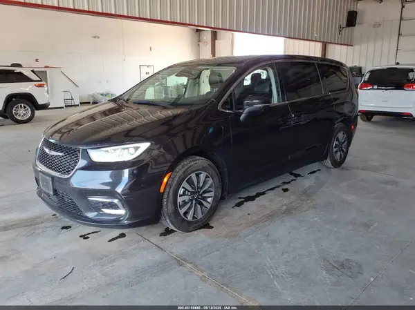 2C4RC1L73PR579904 2023 CHRYSLER PACIFICA - Image 2