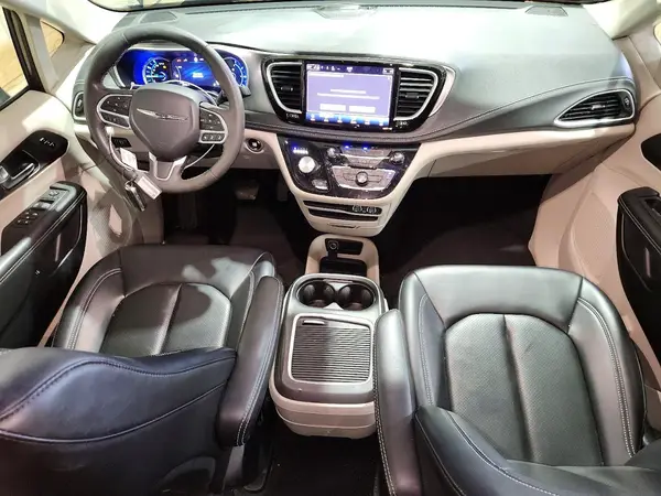 2C4RC1L73PR611640 2023 CHRYSLER PACIFICA - Image 8