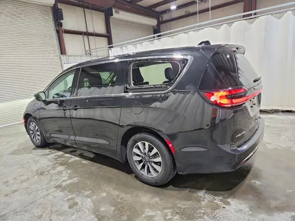 2C4RC1L73PR632312 2023 CHRYSLER PACIFICA - Image 2