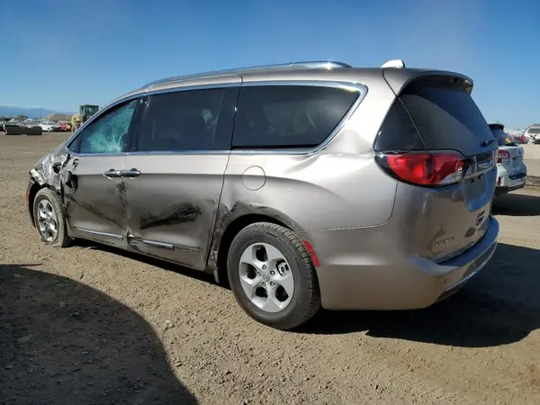 2C4RC1L74JR124843 2018 CHRYSLER PACIFICA - Image 2